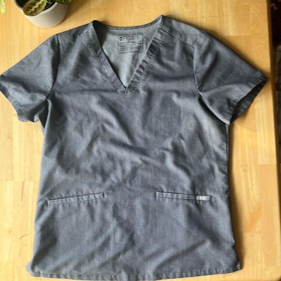 FIGS Casma Three-Pocket Scrub Top Medium Core Graphite - Picture 1 of 3